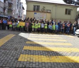 “Güvenli Trafik İçin Öncelik Yayaların”