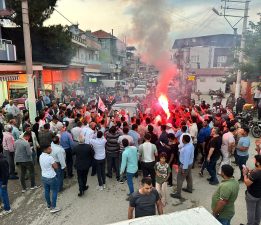 TOGG’u İncirliova’da gören meydana koştu