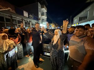 TOGG’u İncirliova’da gören meydana koştu