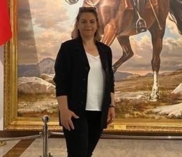CHP Kadın Kolları Başkanı ve yönetimle birlikte istifa etti