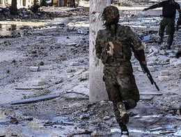 Deyrizor’da YPG/PKK-DEAŞ arasındaki çatışmalar sürüyor