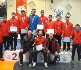 İncirliova Spor Lisesi, Minderin Tozunu Silkeledi