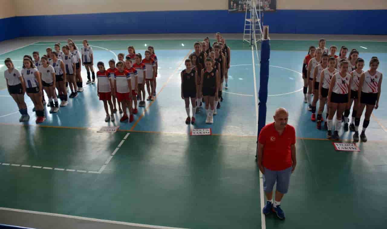 İncirliova’da Voleybolcular Sezonu Açtı