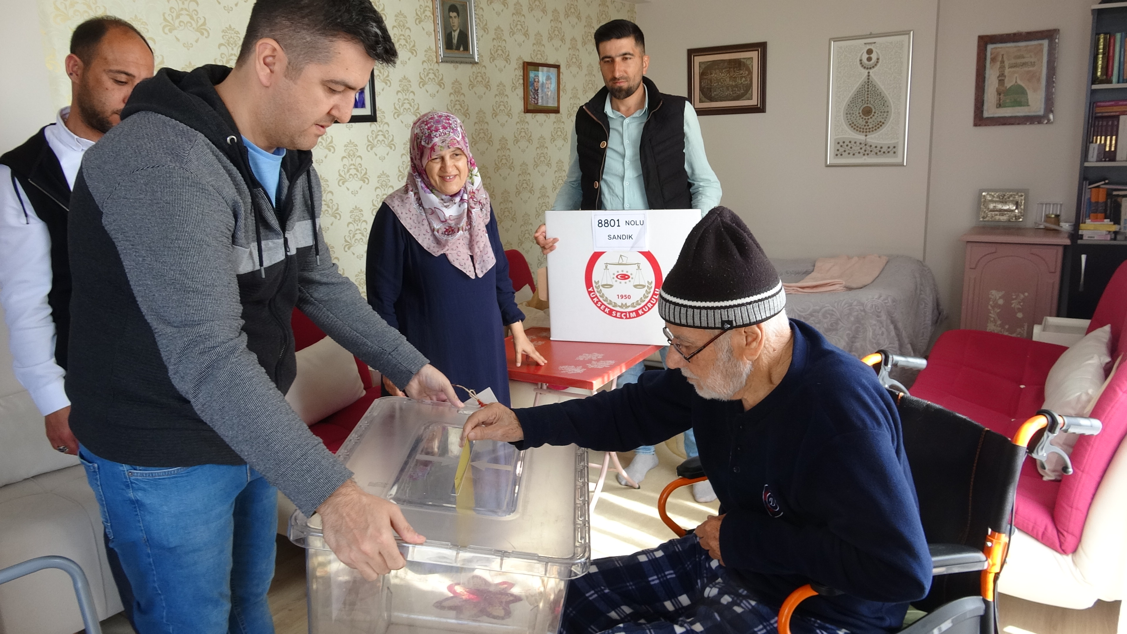 İncirliova’da seçmenin sandık ayağına geldi