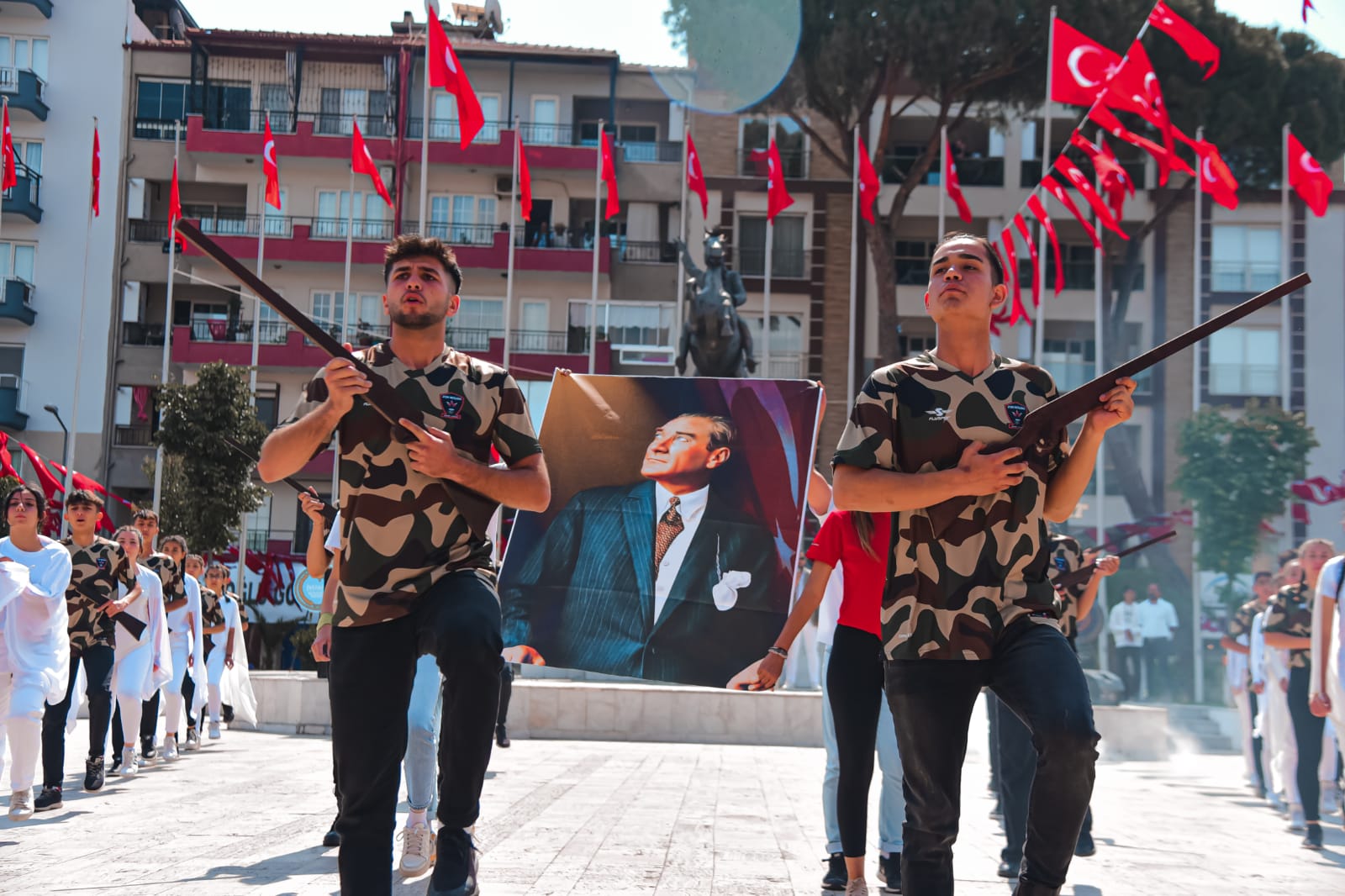 Spor Lisesi öğrencilerinin gösterisi büyüledi