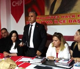 Gündem’den görkemli adaylık açıklaması, salon doldu taştı