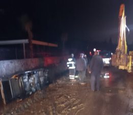 İncirliova’da devrilen otomobil sürücüsü yaralandı