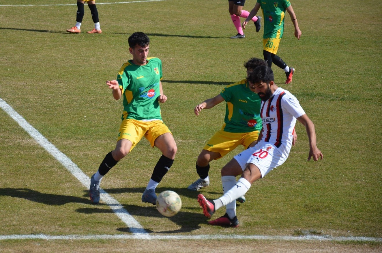 İncirliova Belediyespor ikinci yarıda güldü: 4-1